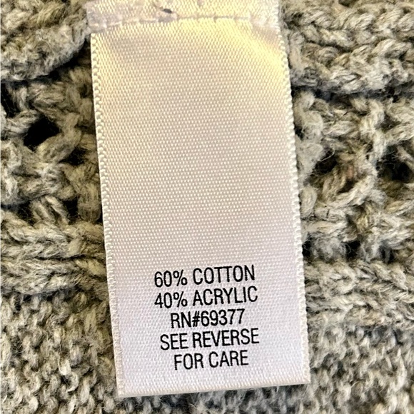 Croft&Barrow Grey Scoop Neck two button 3/4 sleeve woven sweater Size 2X - Picture 6 of 7